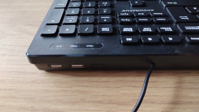 the 2 x USB mini-hub