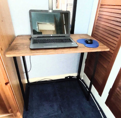 Folding desk